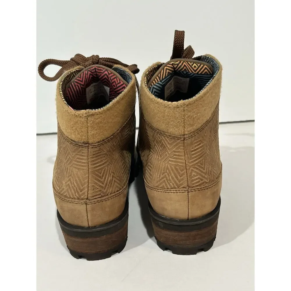 Tha North Face Ankle Boots Size 6.5 Brown Suede